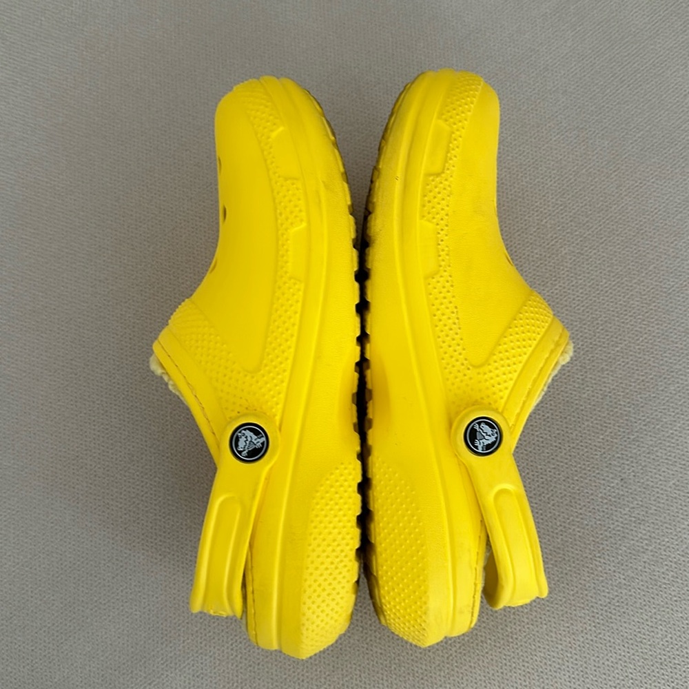 CROCS YELLOW DUAL COMFORT LINED LEMON YELLOW CLASSIC CLOGS SIZE M5 W7 - Picture 6 of 12